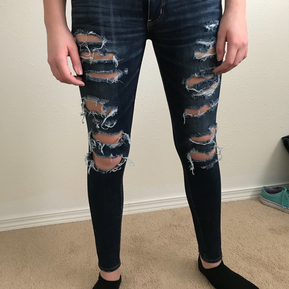 AMERICAN EAGLE JEANS